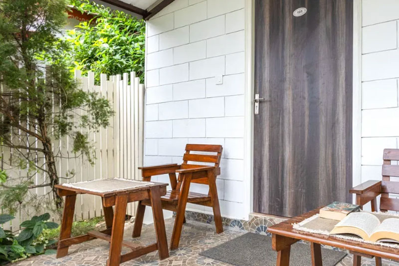 Premium Cottage with Private Lawn